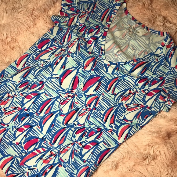 Lilly Pulitzer Tops - Lilly Pulitzer Red Light Return V- Neck Size Small
